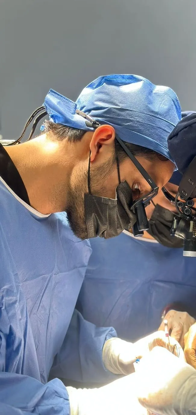 Dr. Fausto Dávila Zenteno en cirugía hepatopancreatobiliar y gastrointestinal